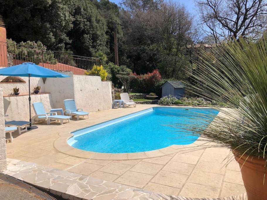 Appartement Dans La Colline Belgentier Bagian luar foto