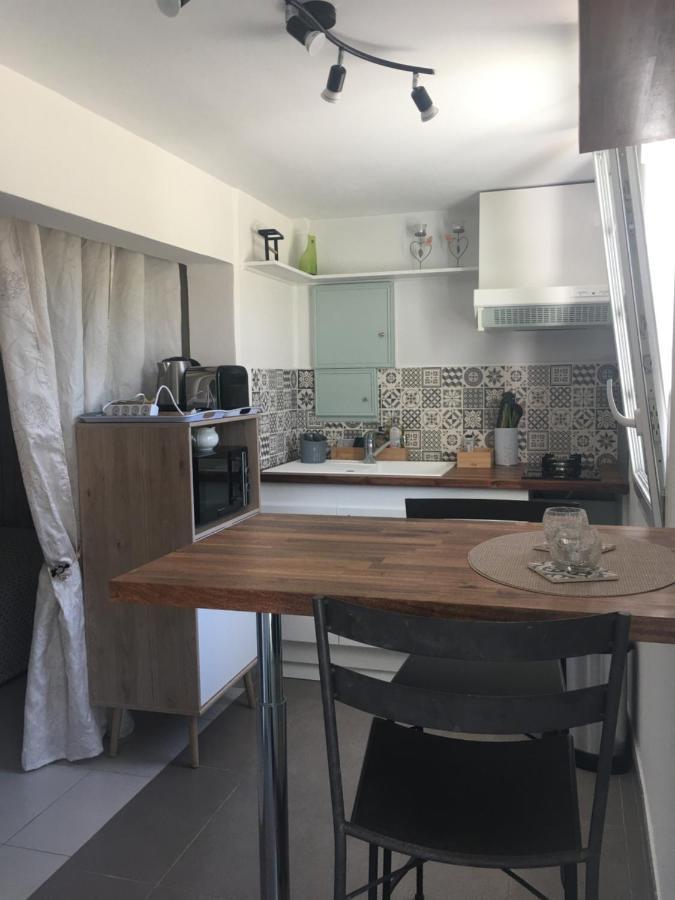 Appartement Dans La Colline Belgentier Bagian luar foto