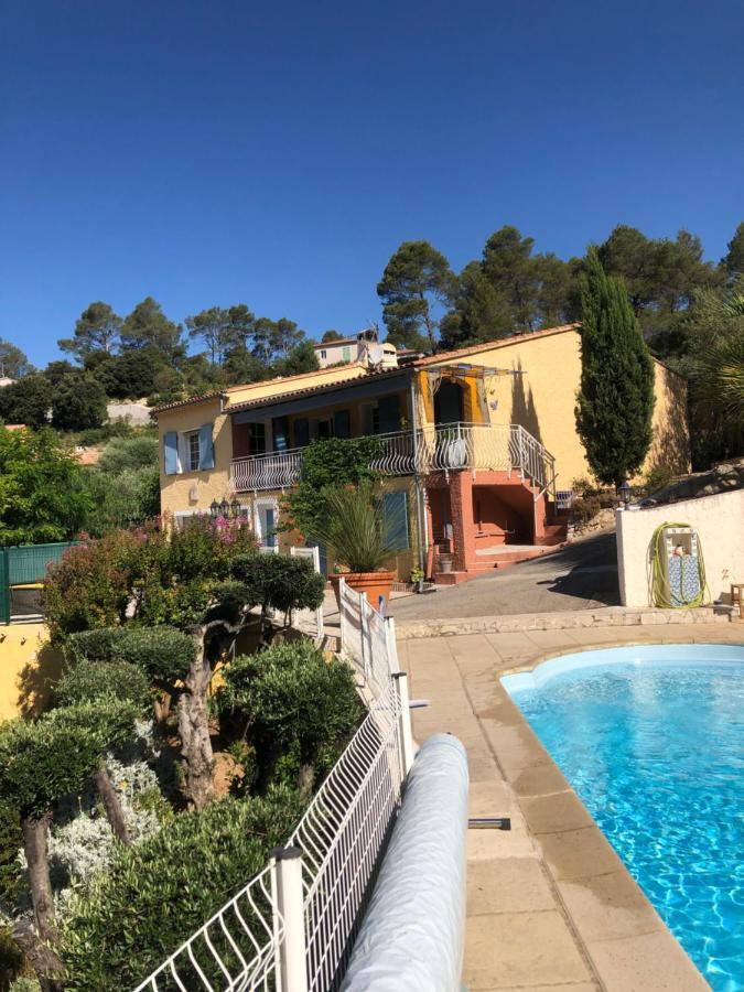 Appartement Dans La Colline Belgentier Bagian luar foto