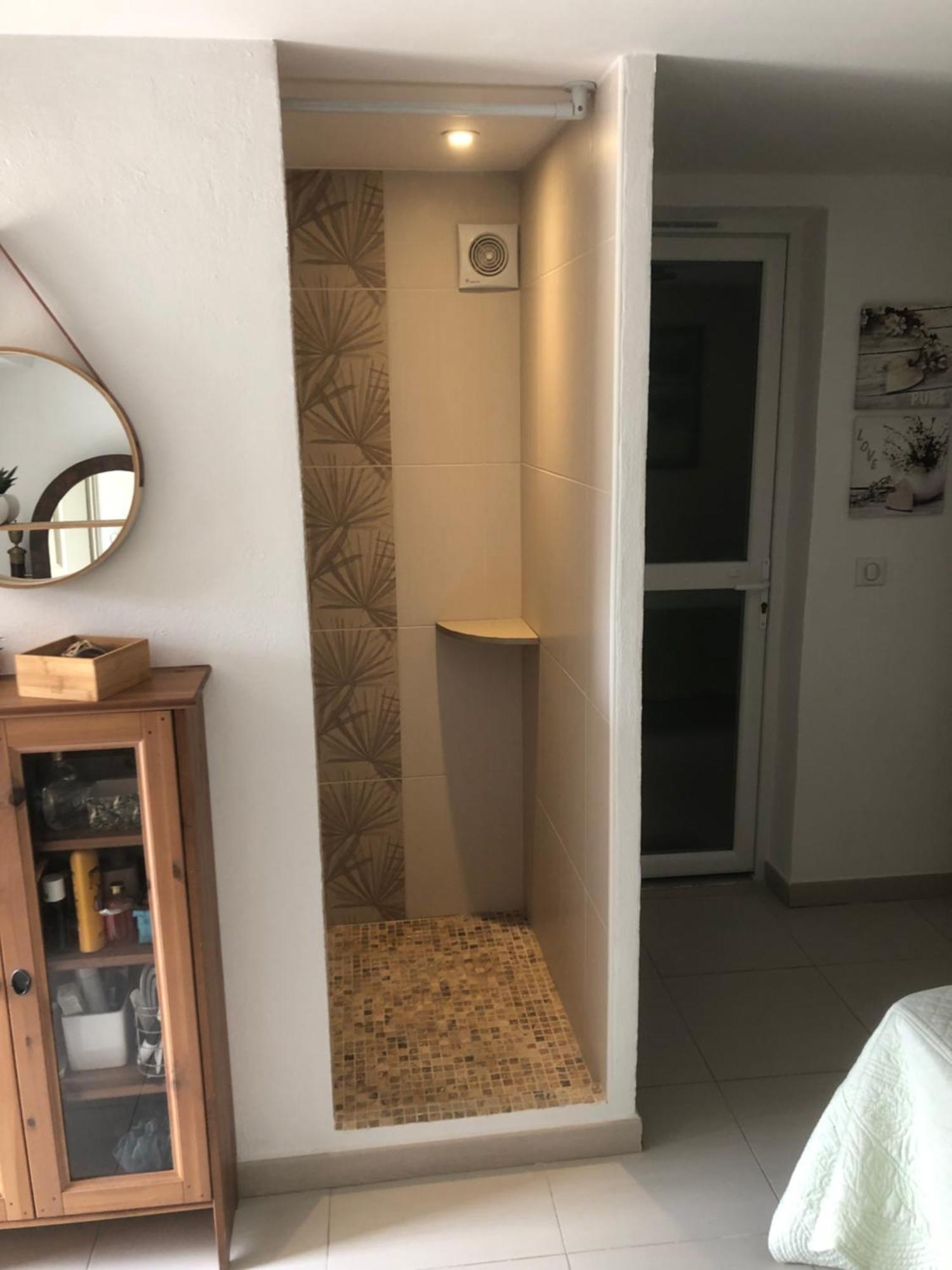 Appartement Dans La Colline Belgentier Bagian luar foto