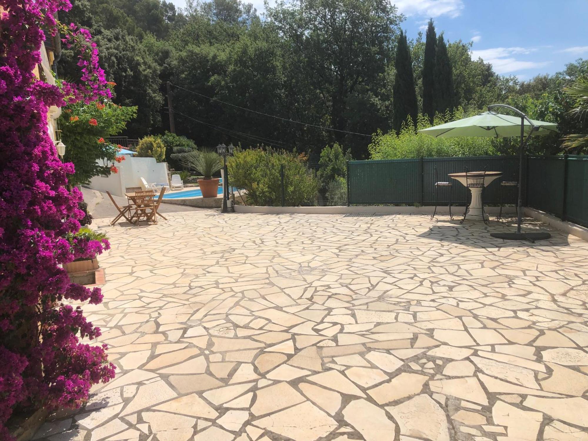 Appartement Dans La Colline Belgentier Bagian luar foto